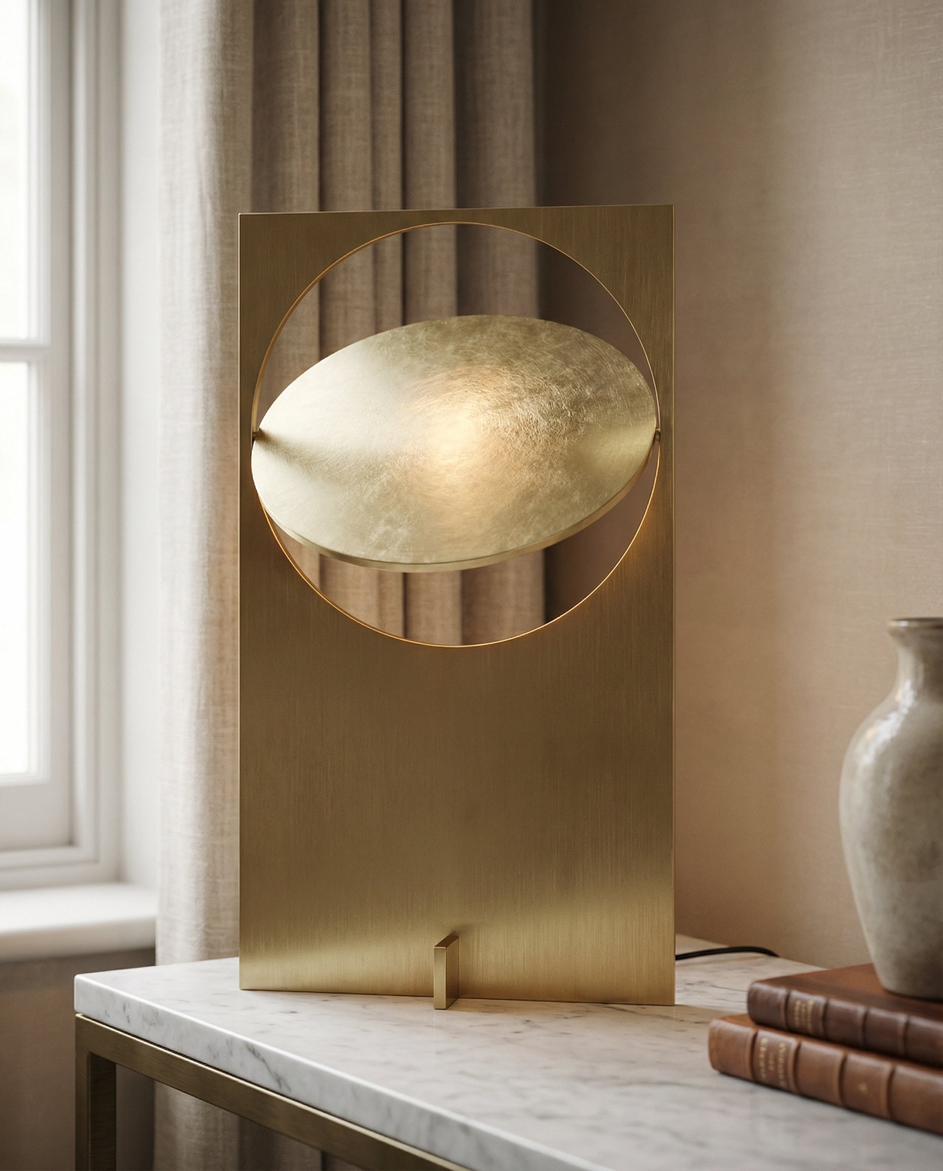 Valtren Disc Table Lamp