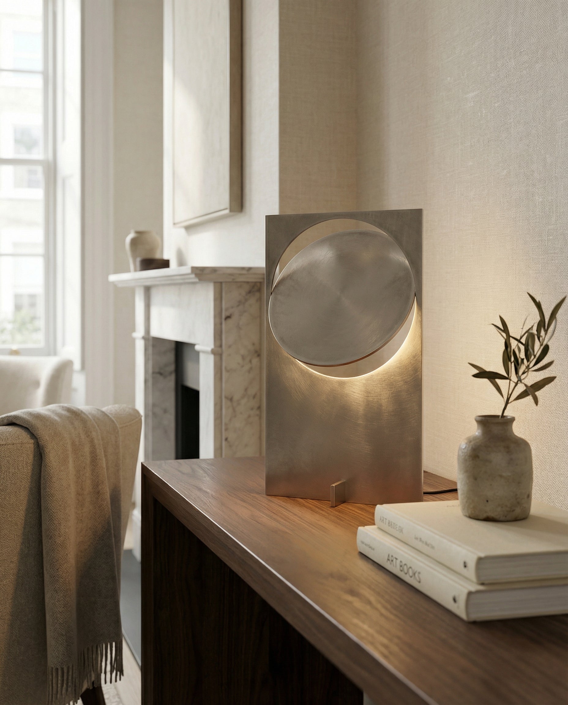 Valtren Disc Table Lamp