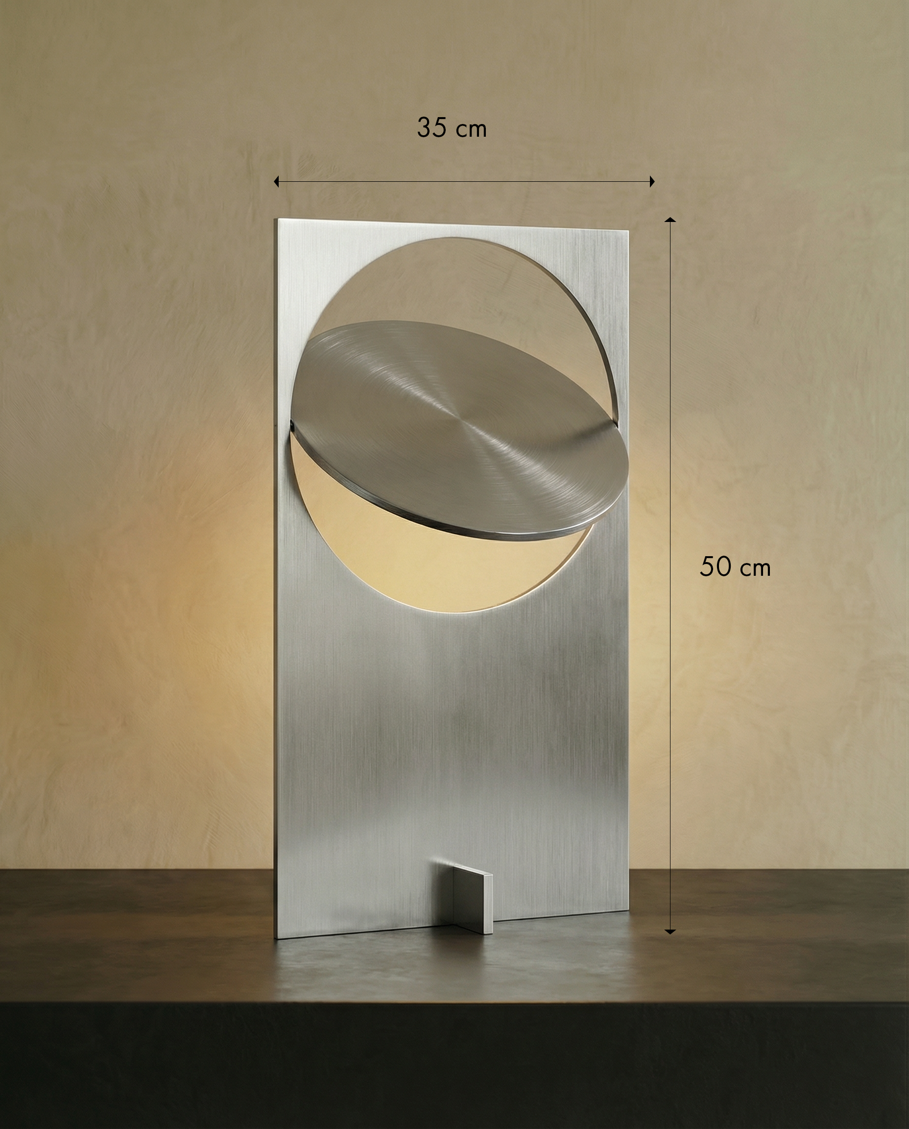 Valtren Disc Table Lamp