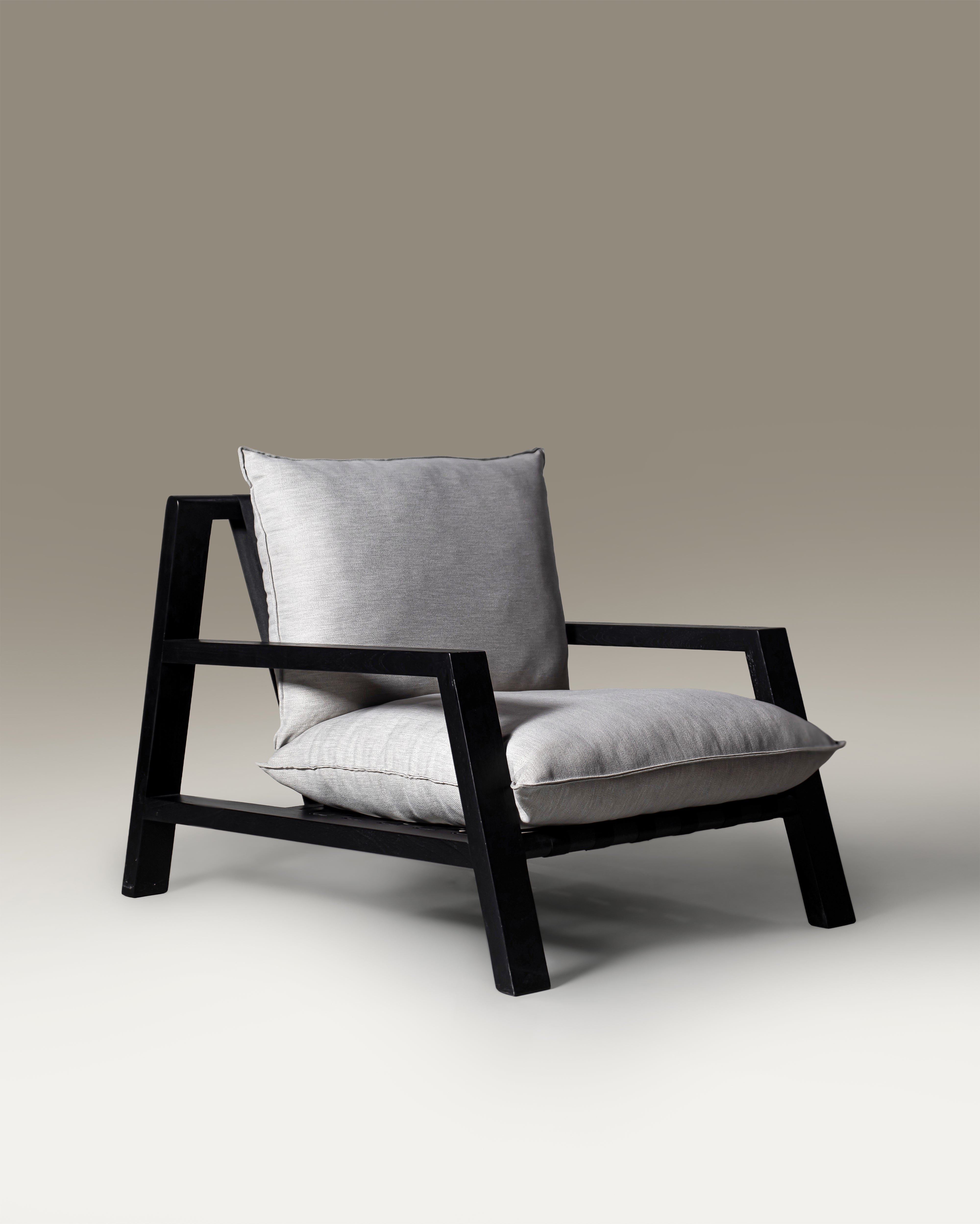 Aaram Lounge Chair