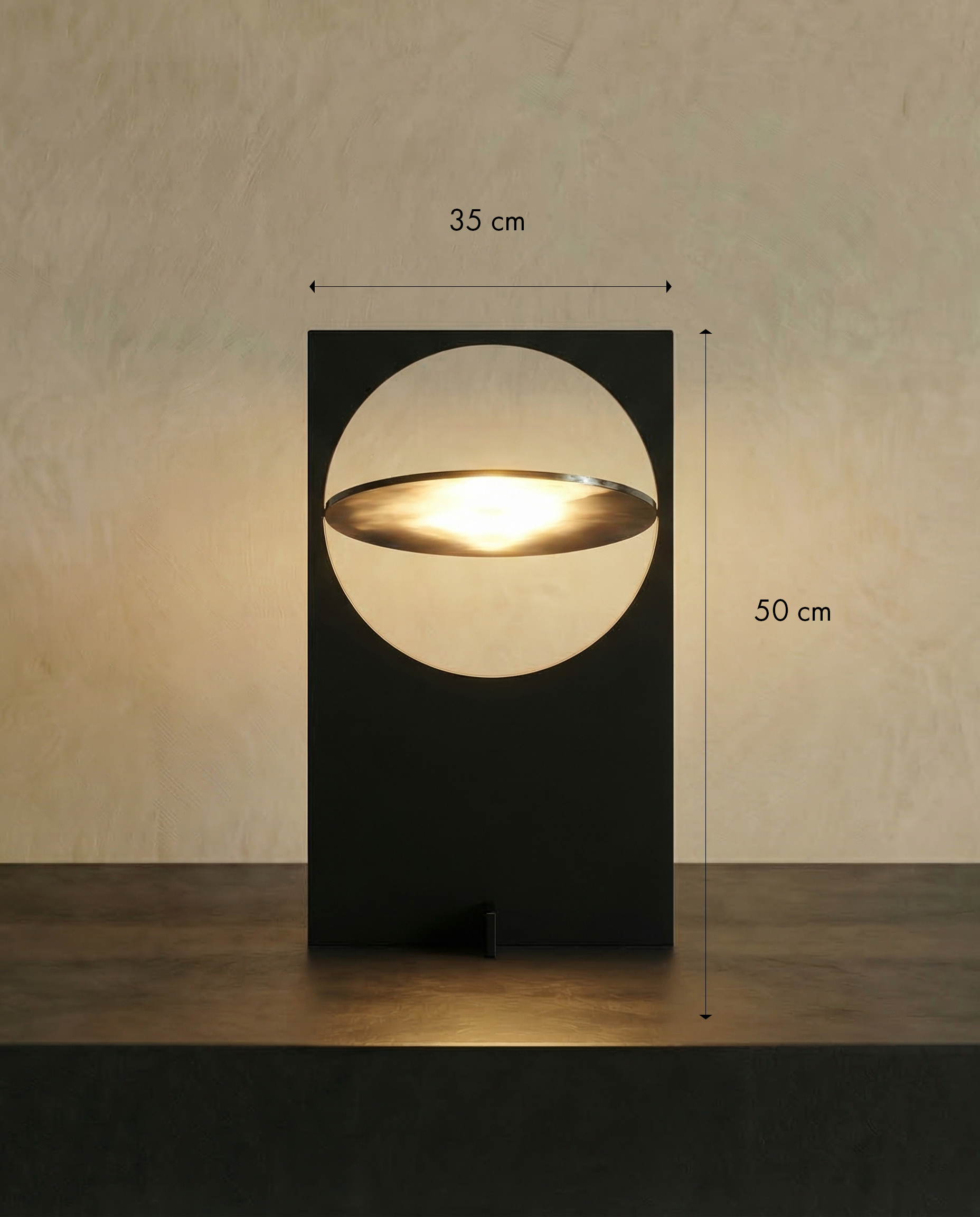 Valtren Disc Table Lamp