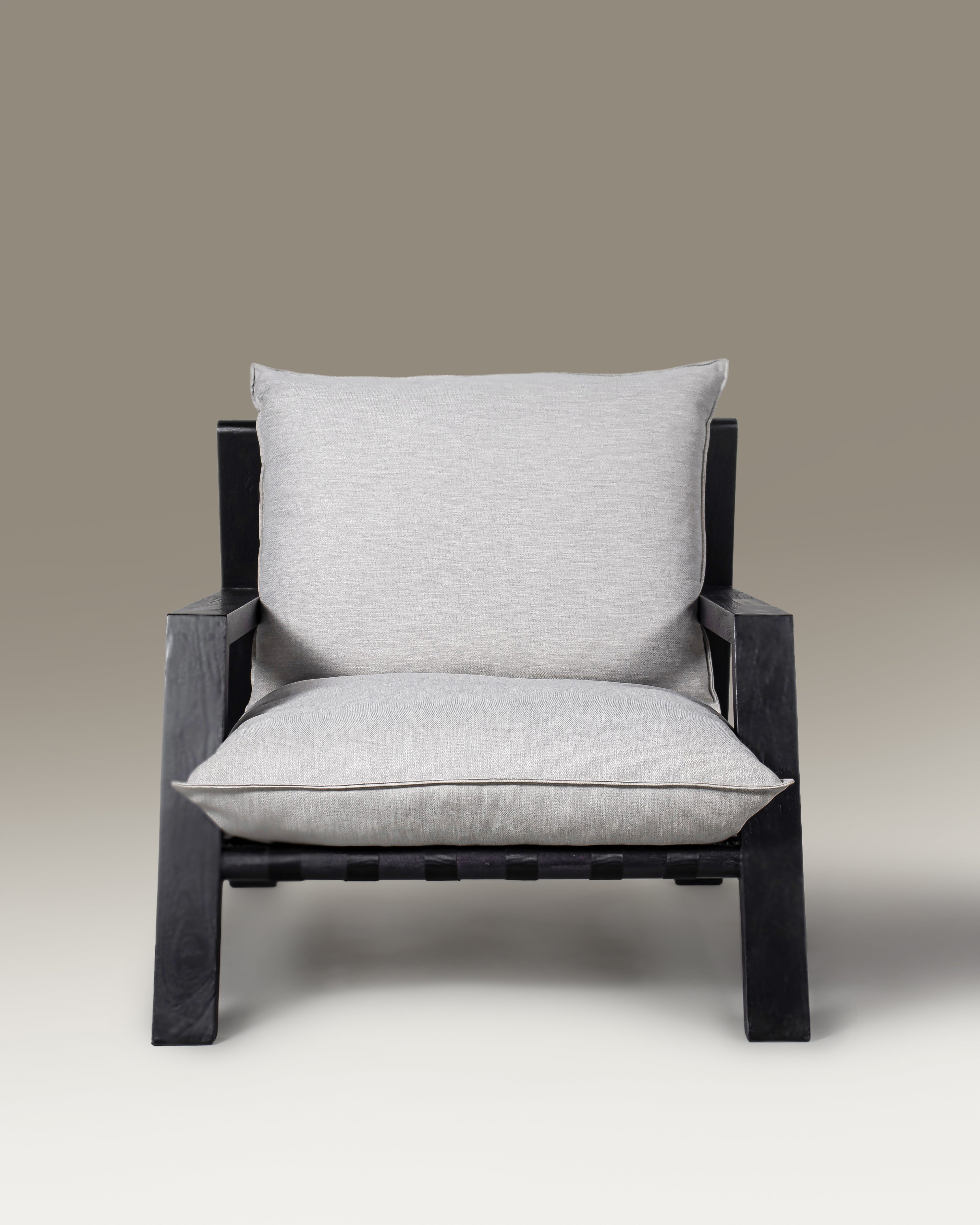 Aaram Lounge Chair