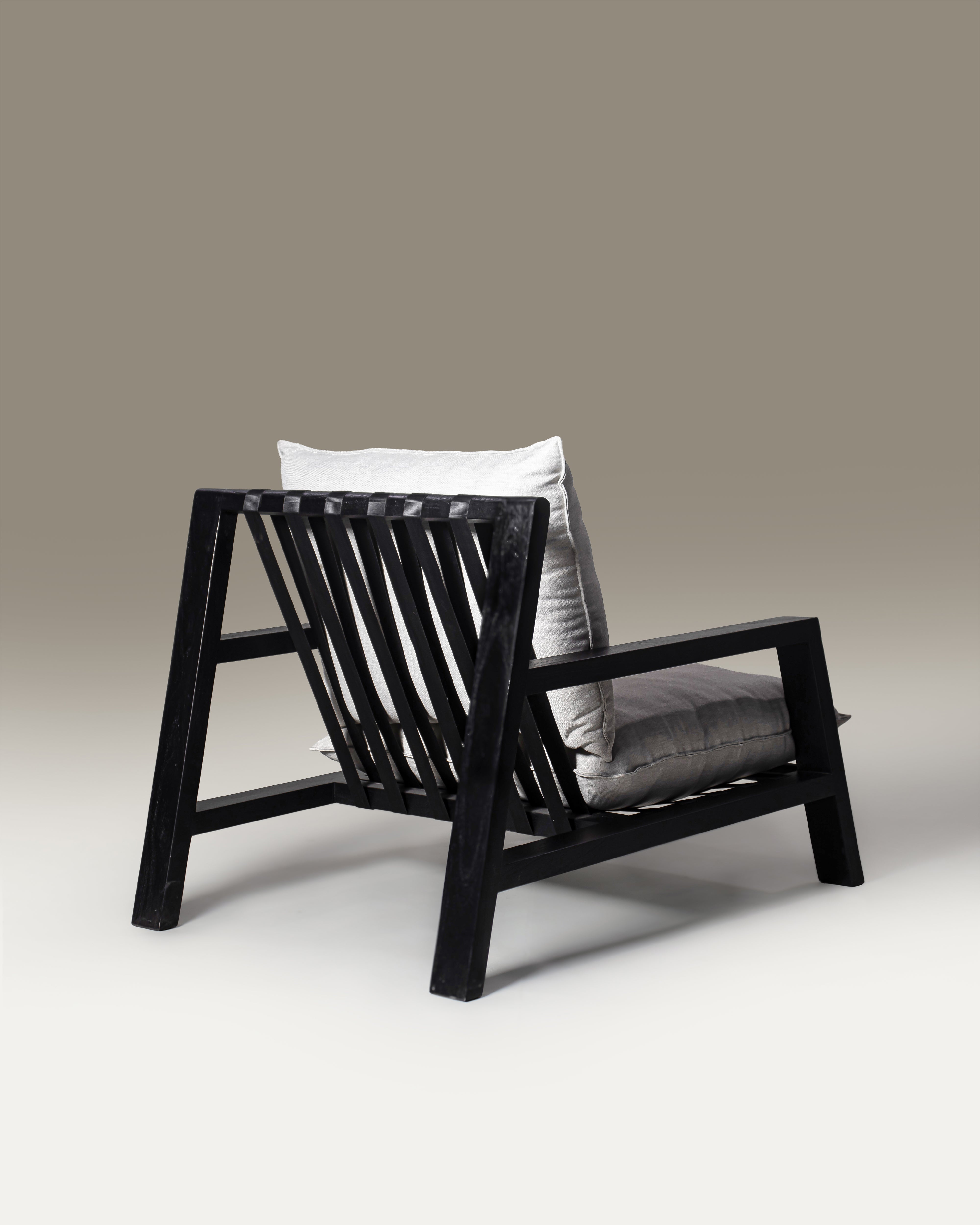 Aaram Lounge Chair