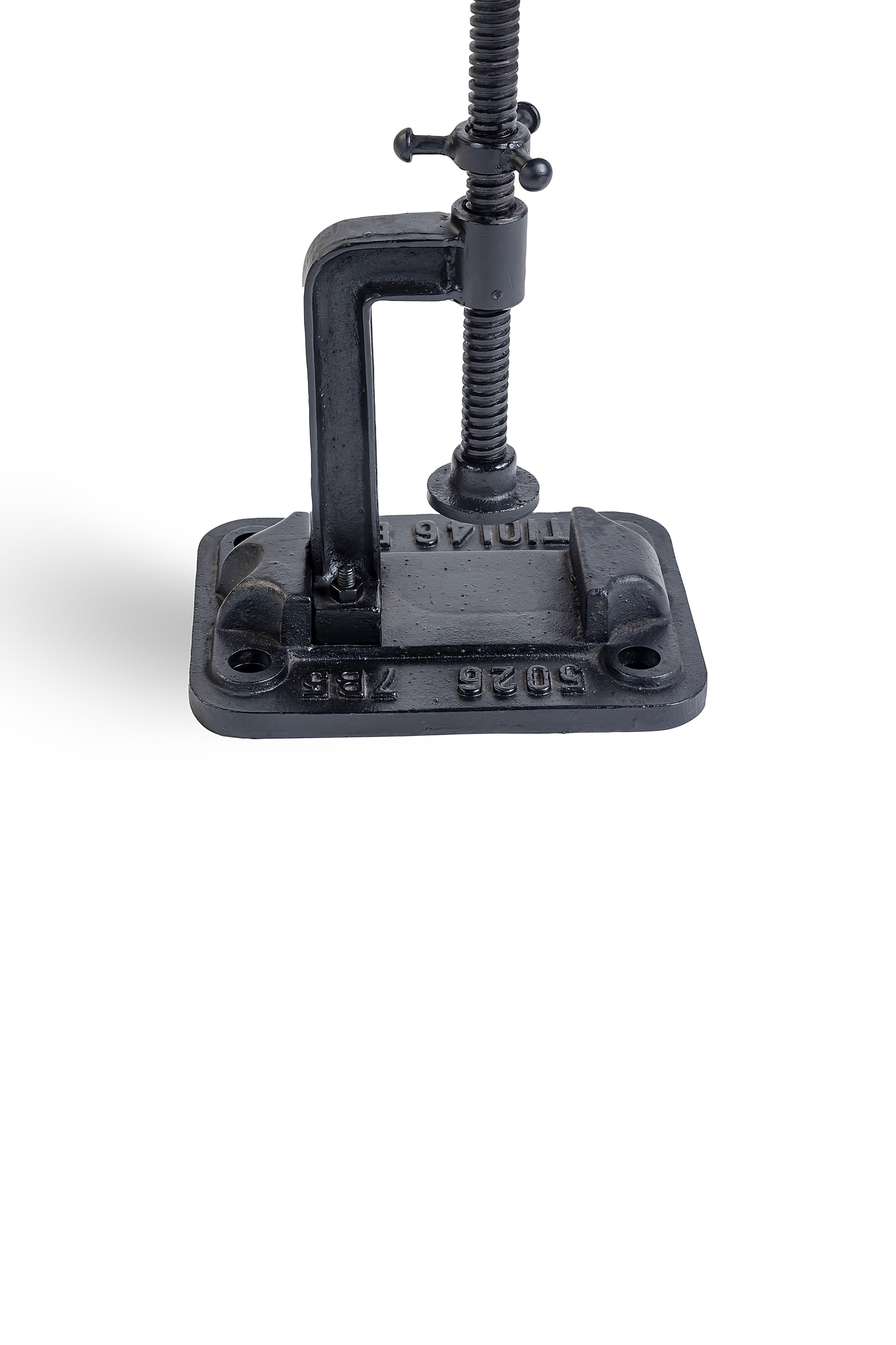 Étau Bar Stool